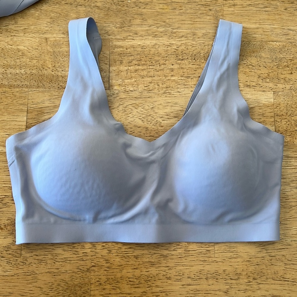 Blake & Co. - Seamless light gray Bra - super soft, wider straps - Size S